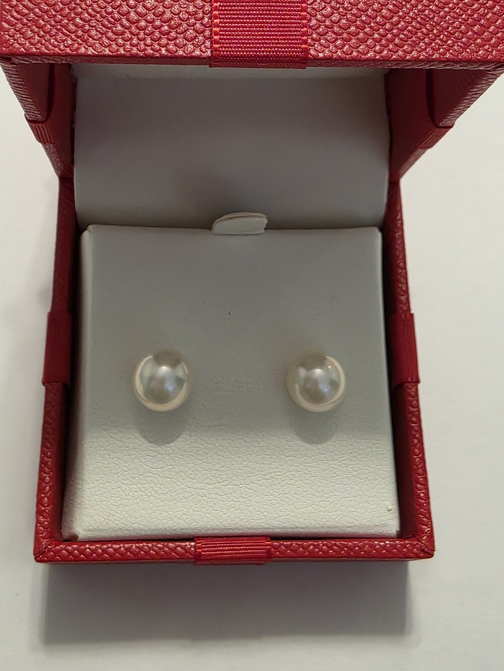Belle de Mere Cultured Freshwater Pearl Stud Earrings 14kg - Picture 9 of 12